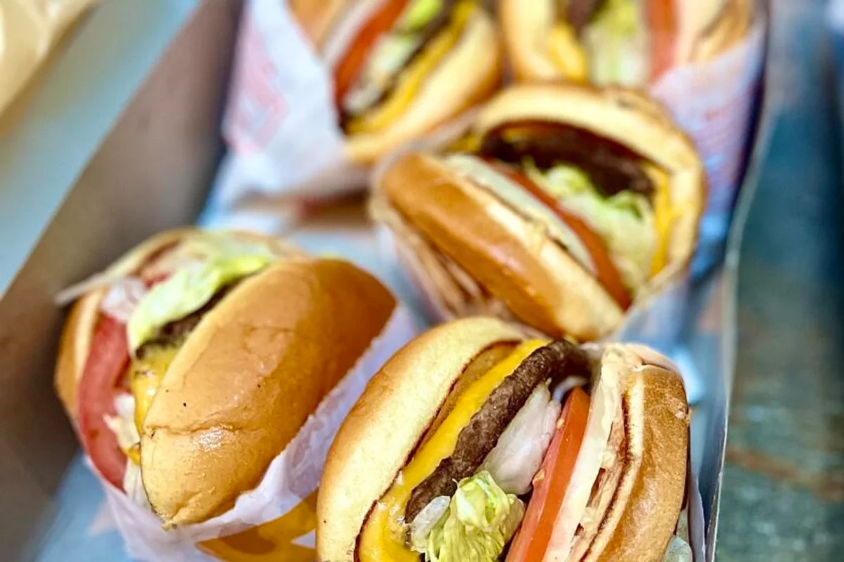 Midwest burger chain targets California, taking on In-N-Out