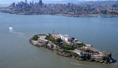 1 dead, 3 missing after boat capsizes near Alcatraz in San Francisco Bay