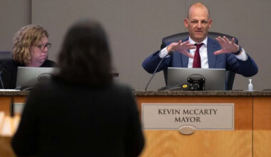 Sacramento mayor caught on hot mic discussing banning agitators at meetings