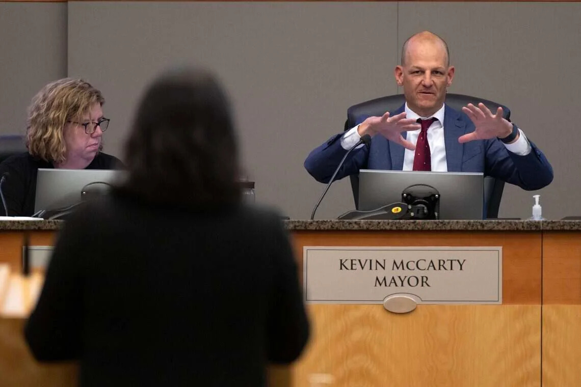 Sacramento mayor caught on hot mic discussing banning agitators at meetings