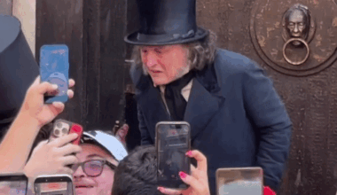 Crowd Elated as Johnny Depp Appears as Ebenezer Scrooge in San Diego