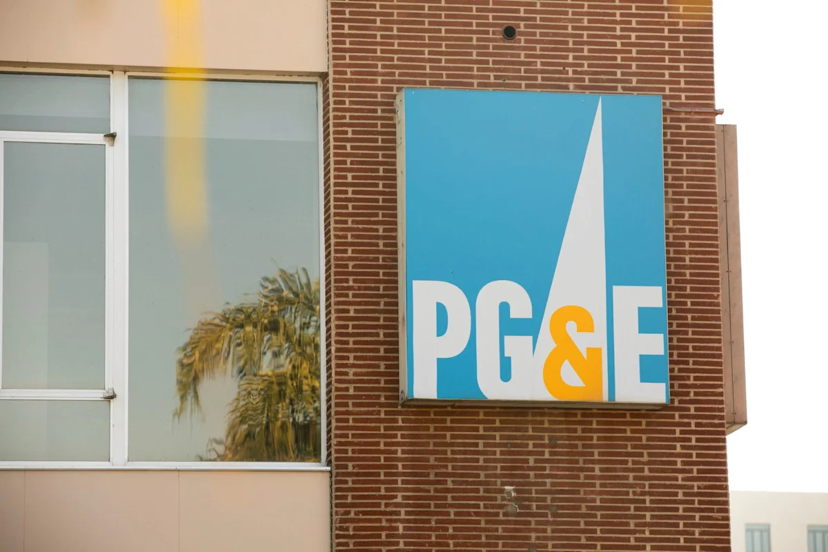 San Francisco clears a key hurdle in bid to take over PG&E's electric grid