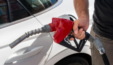 Southern California gas keeps climbing, and Los Angeles County tops $5.59