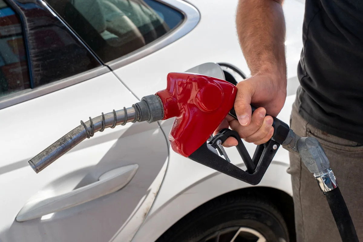 Southern California gas keeps climbing, and Los Angeles County tops $5.59