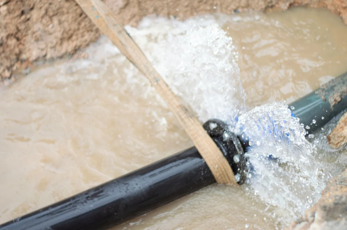 Three water main breaks and a sinkhole expose Los Angeles' 110-year-old pipe problem