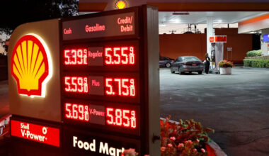 Los Angeles driver paid $105 to fill up, then joined a surge back to Metro as gas topped $6