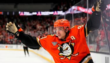 Flyers sign Ducks center Carlsson to 5-year, $90 million offer sheet; Anaheim has 7 days to match - WSB-TV Channel 2
