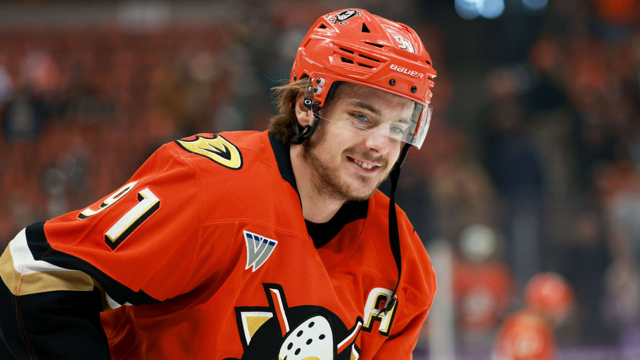 Carlsson thrilled to have Ducks match offer sheet from Flyers