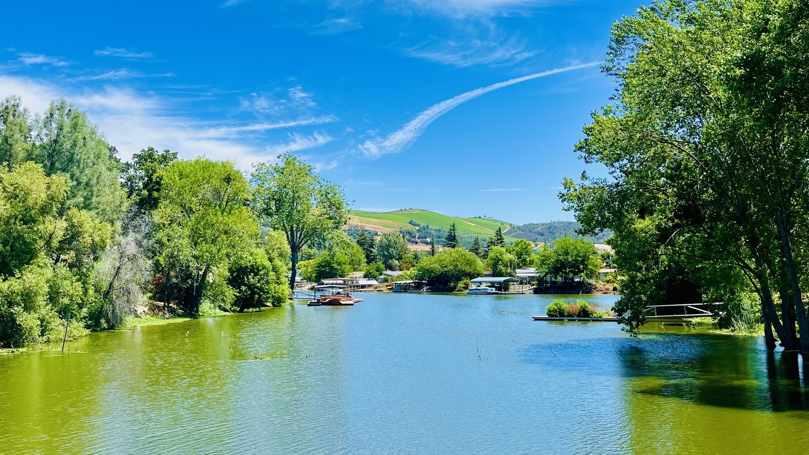 Between Redwood National Park And Sacramento Is California's Retirement Gem With Lake Access And Affordability