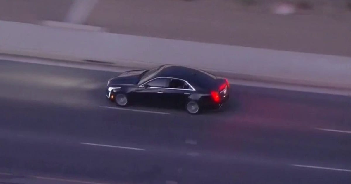 Search underway for Los Angeles police chase suspects; At least 2 detained