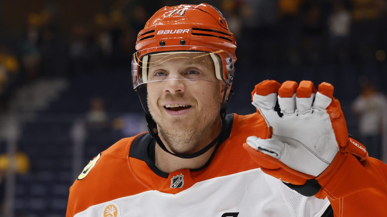 Carlson calls joining Lightning in free agency 'slam dunk'