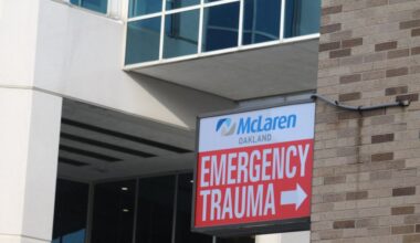 Sheriff: Worker rescued after being buried when trench collapses around him – The Oakland Press