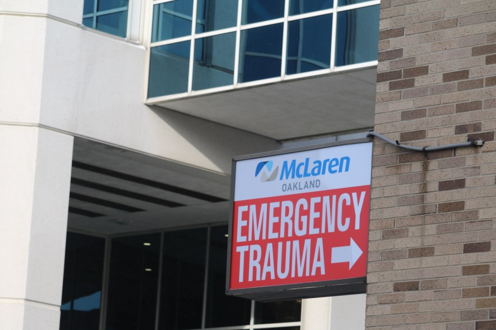 Sheriff: Worker rescued after being buried when trench collapses around him – The Oakland Press