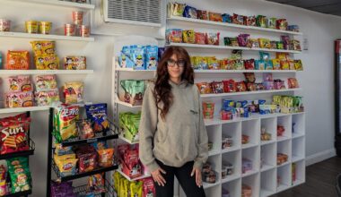 This new convenience store wants to be Long Beach’s hangout for instant ramen lovers • Eat. See. Do.
