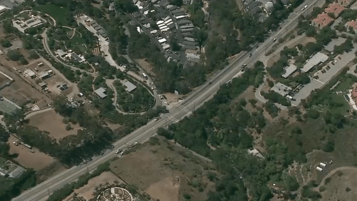 Hit-and-run crash into utility pole closes PCH in Malibu – NBC Los Angeles