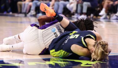 Bueckers nets 25 before exiting Wings' win after collision