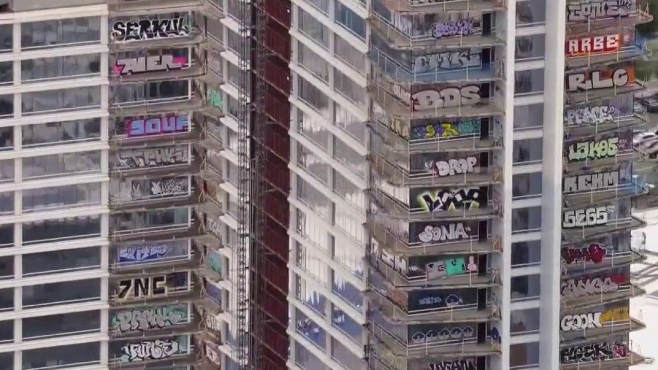 Cleanup set to begin at downtown LA's 'graffiti towers'