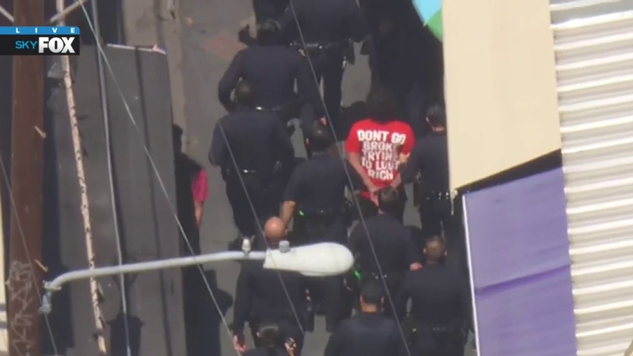 Police arrest robbery suspects in DTLA after high-speed chase