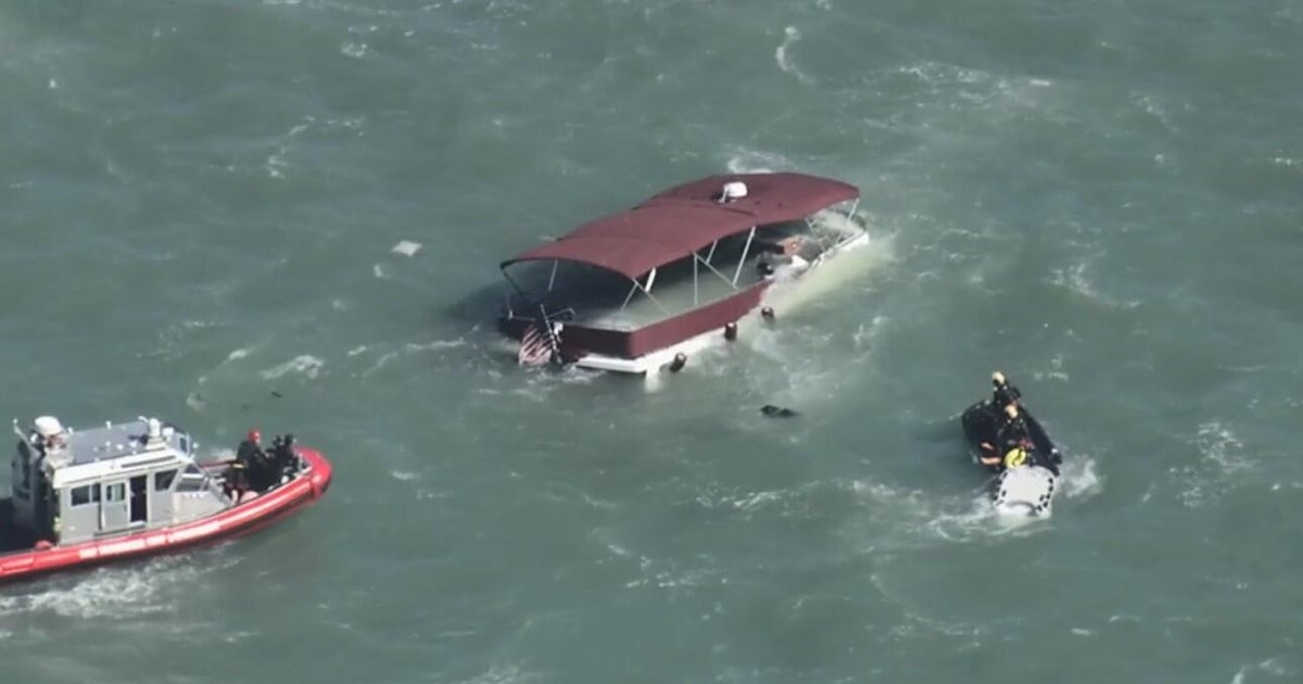1 dead, 3 missing after boat sinks near Alcatraz Island in San Francisco Bay, officials say