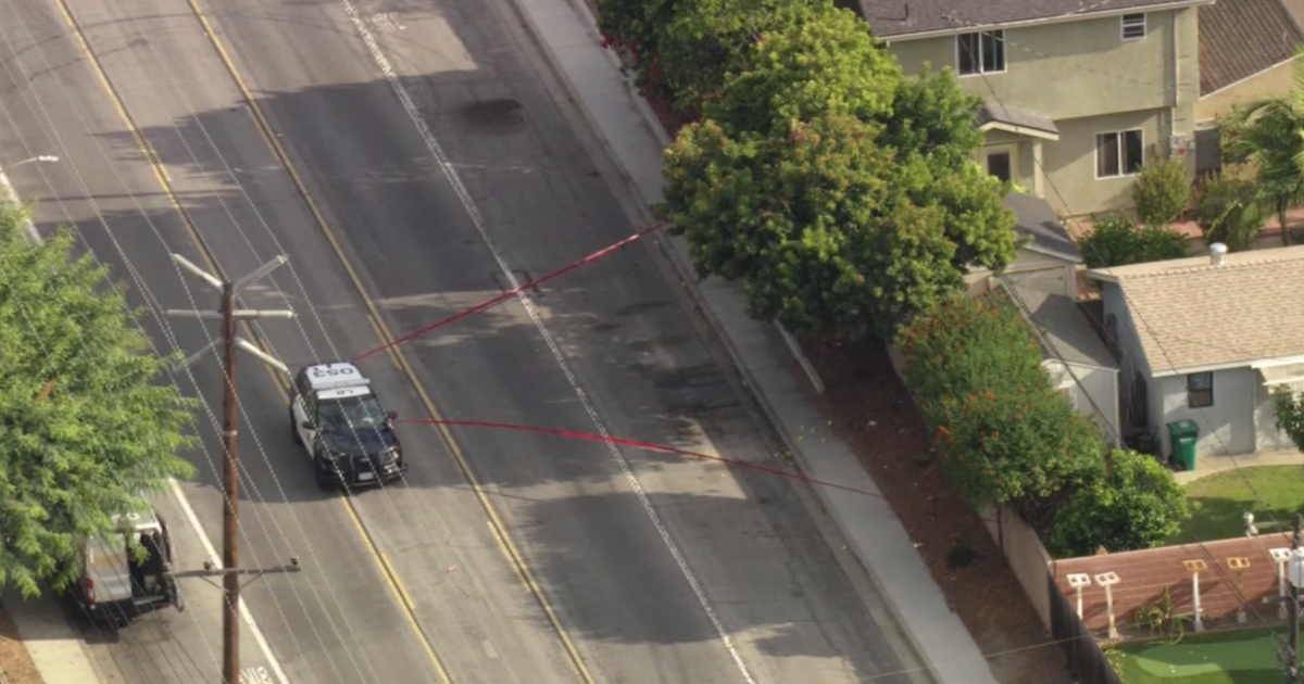 Off-duty Long Beach police officer fires shots during robbery