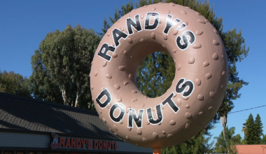 Randy's Donuts opens first Bay Area shop in Santa Clara