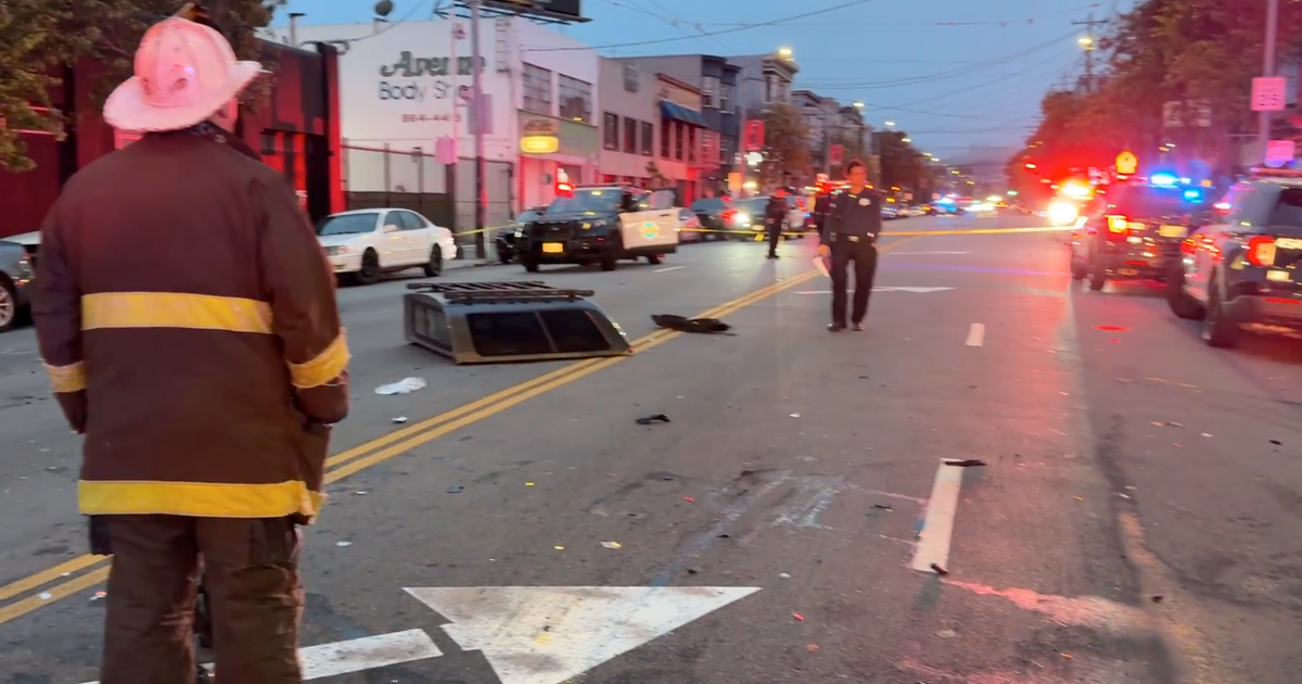 8 injured after police pursuit ends in San Francisco crash that shears fire hydrant