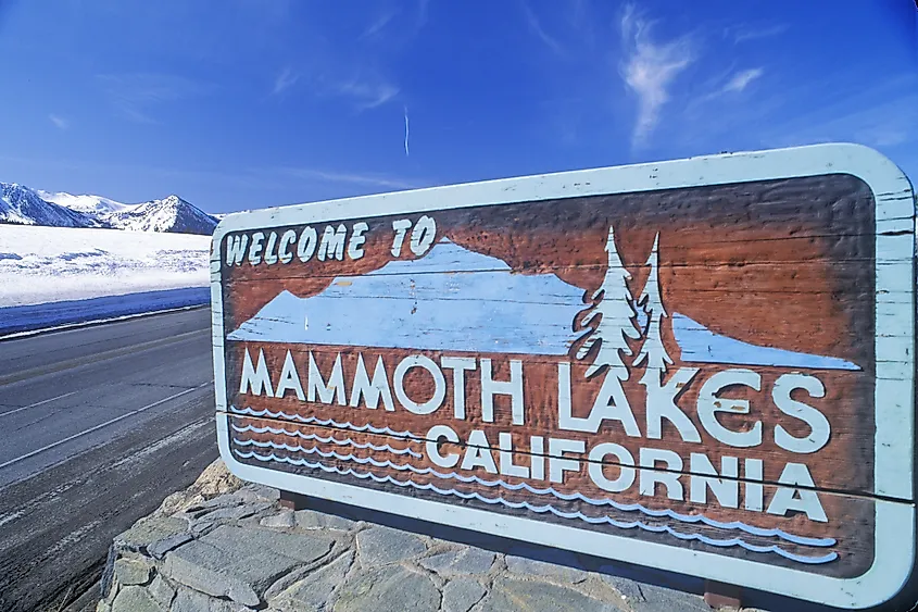 Welcome to Mammoth Lakes, California sign.