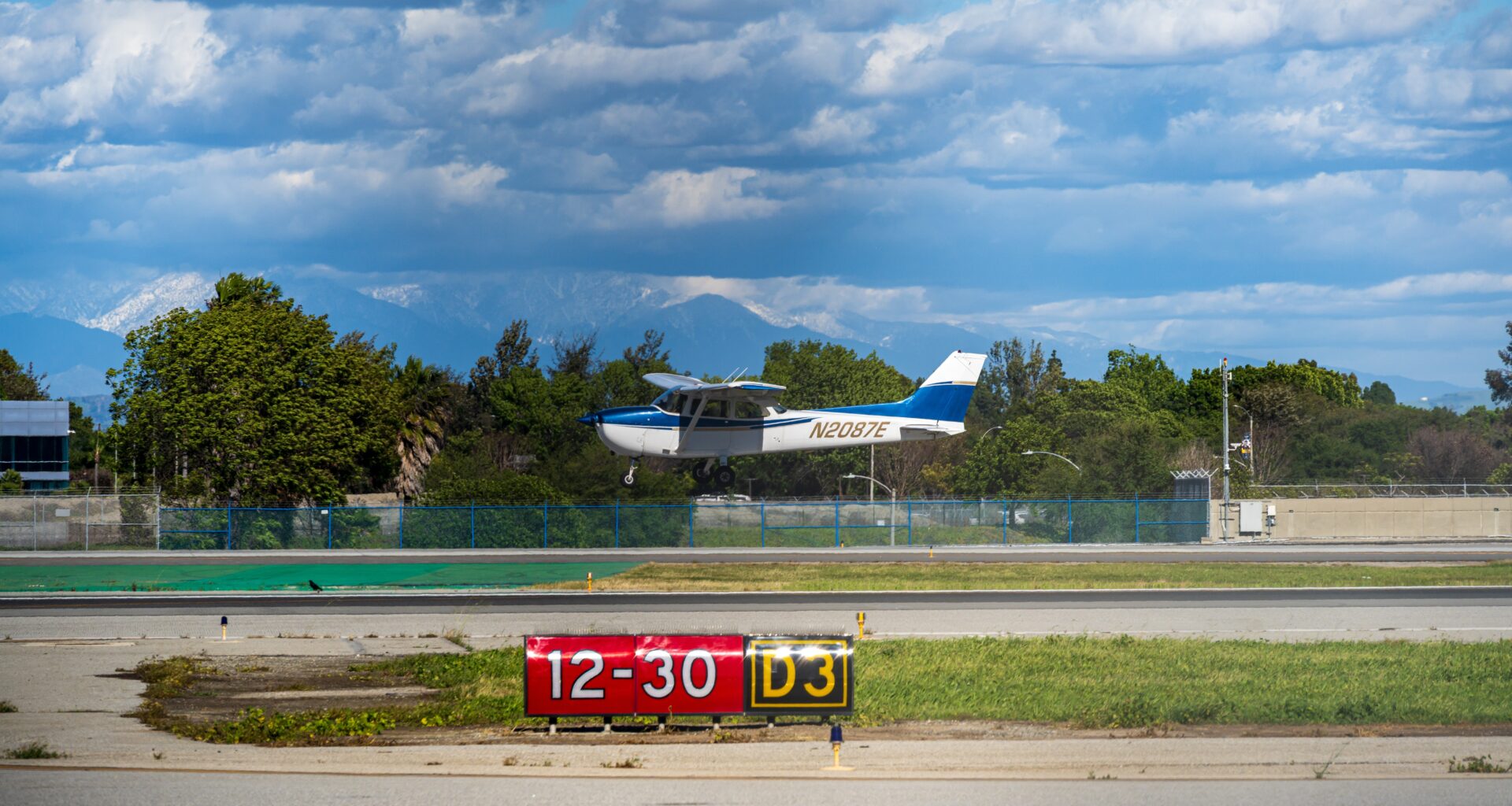 Long Beach Considers General Aviation Landing Fee Options