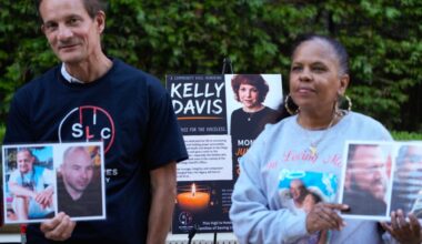 ‘She was a hero’: Families, advocates of those who died in jail honor journalist Kelly Davis – San Diego Union-Tribune