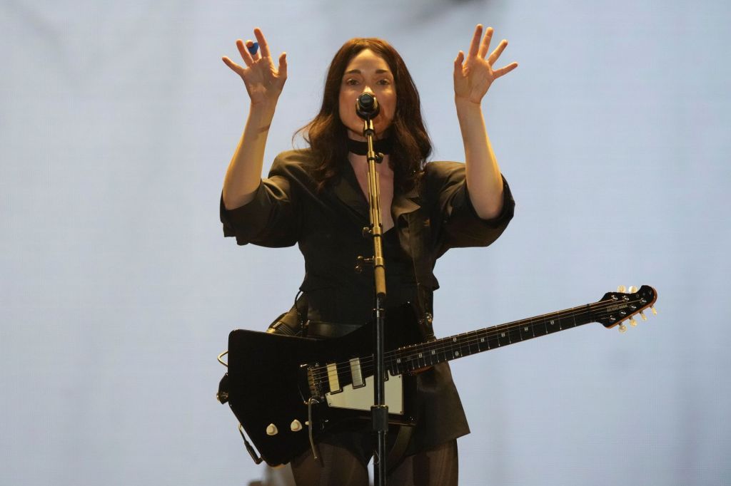 St. Vincent dives into orchestral music after collaborations with Taylor Swift, David Byrne, Nirvana – San Diego Union-Tribune