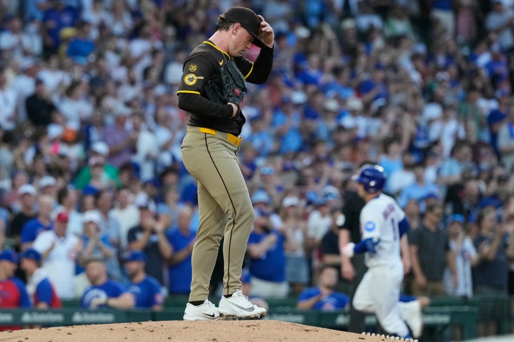 Cubs edge Padres to win game, series