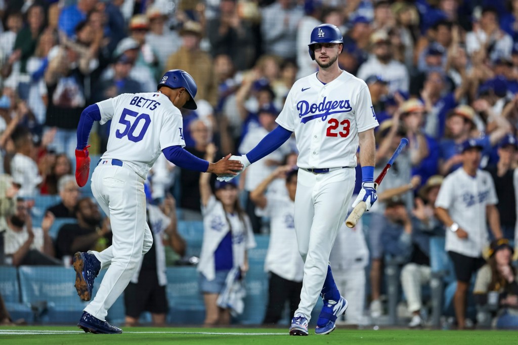 Padres blow big lead to Dodgers, lose sixth straight