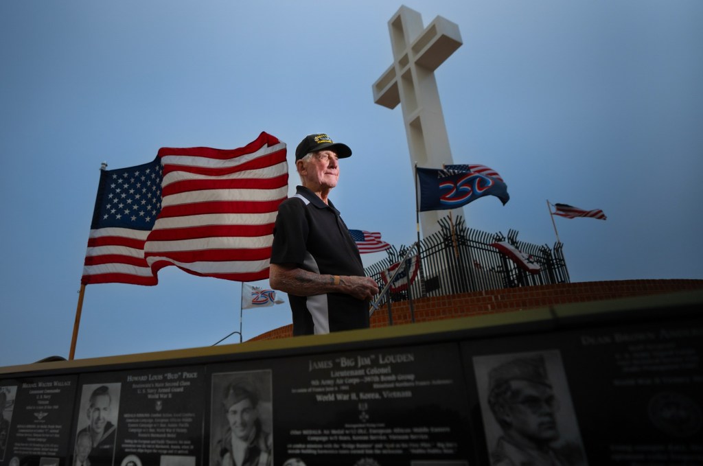 Navy veteran recognized for volunteer work as caretaker at Mt. Soledad National Veterans Memorial – San Diego Union-Tribune