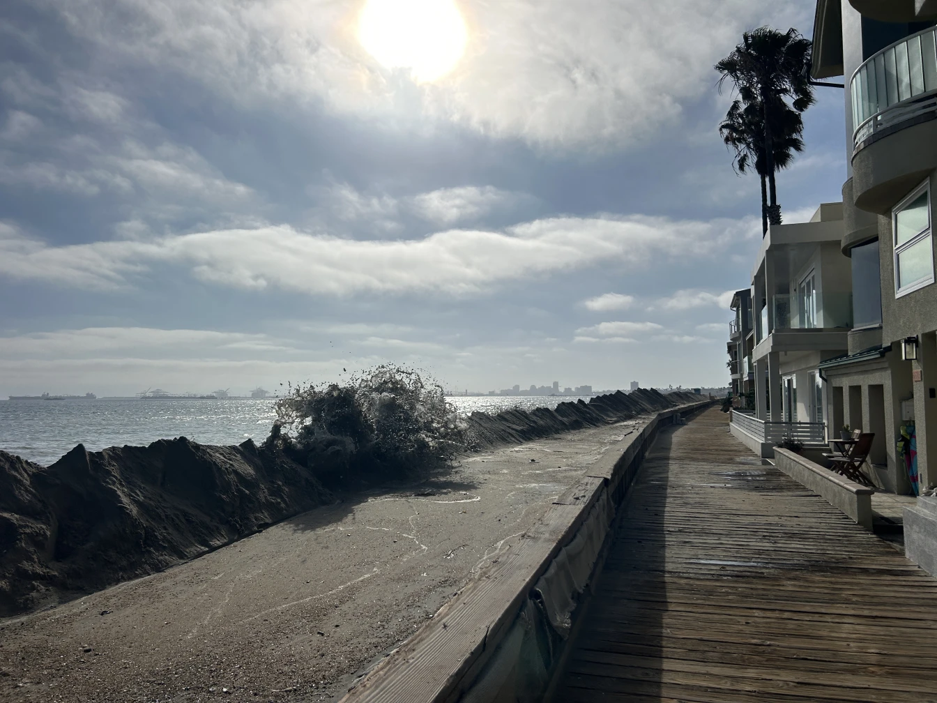 High tides provide glimpse into rising sea levels. A Long Beach neighborhood is on the front lines • Long Beach Post News