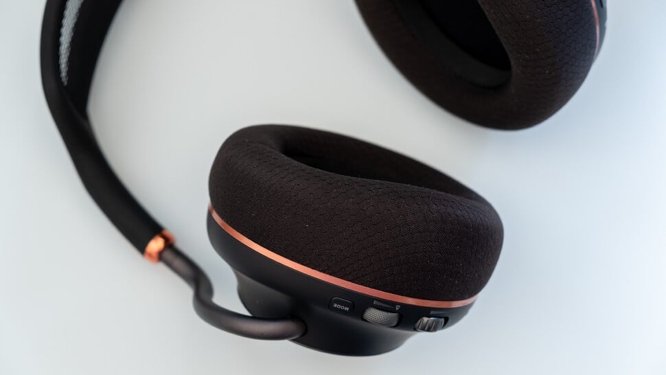 Turtle Beach Stealth Pro 2 review, showing the headset's earcup