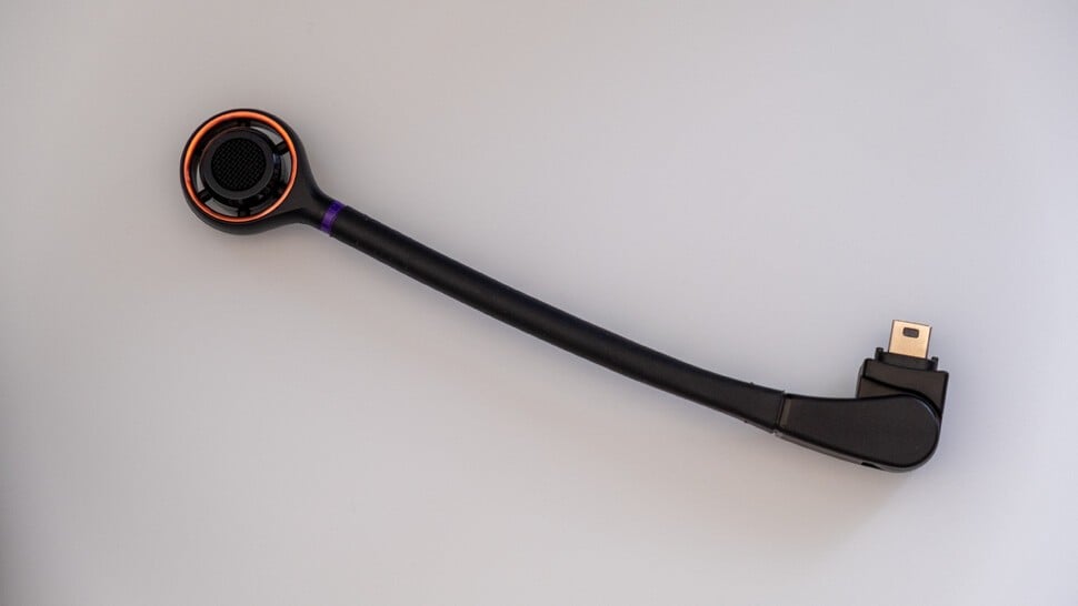 Turtle Beach Stealth Pro 2 review, showing the headset's mic