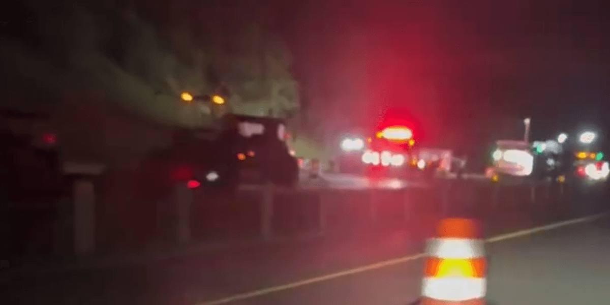 Family of 4, including 2 kids, killed in crash on I-75 in Oakland County