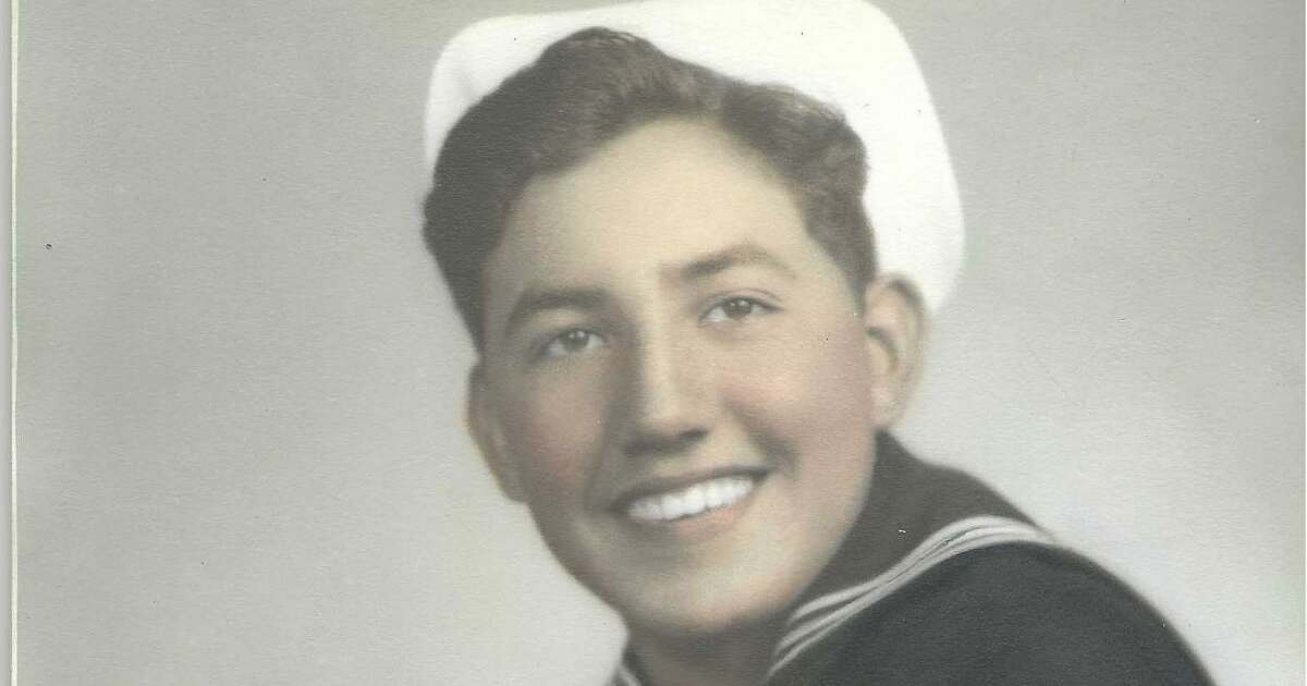 WWII Navy veteran celebrates 100th birthday