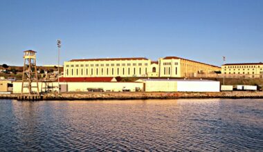 Millions paid to California prison staff as 'human fire alarms'