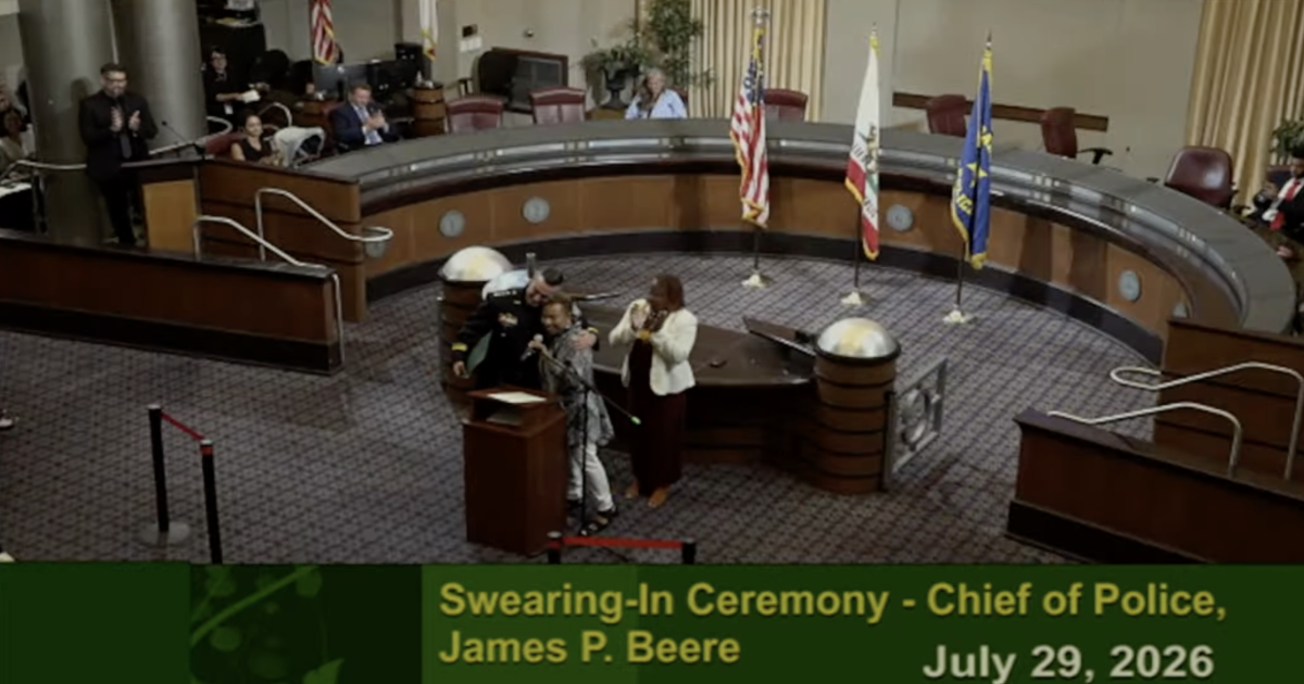 Oakland swears in new chief of police
