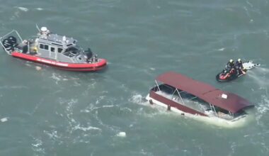 1 of 3 bodies is recovered after boat sank in San Francisco Bay
