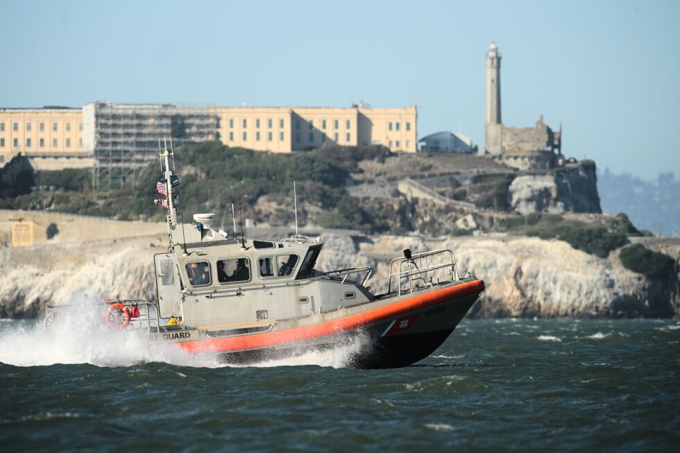 1 dead and 2 missing after boat sinks near Alcatraz Island