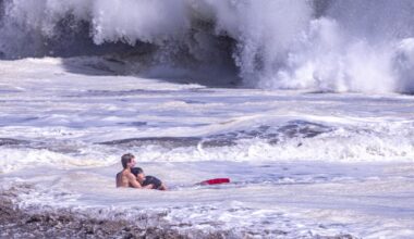 Teen lifeguard's viral rescue in Santa Cruz captures awe