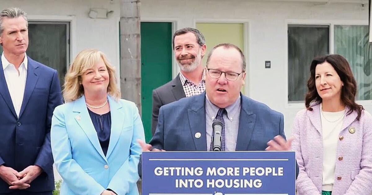 State sues Costa Mesa for not complying with housing laws