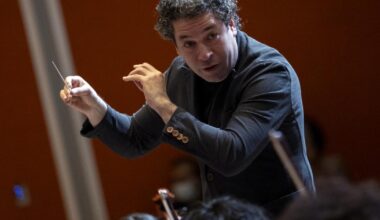 Gustavo Dudamel sets Hollywood Bowl concert to benefit Venezuela