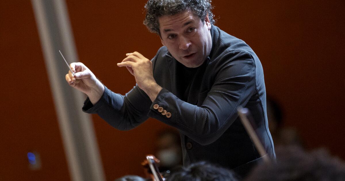 Gustavo Dudamel sets Hollywood Bowl concert to benefit Venezuela