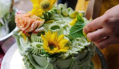 L.A.'s on the cutting edge of cake. Here are 9 decorating tips from an expert