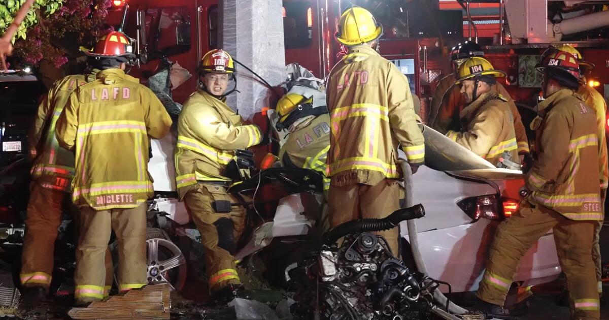 One person dead in violent car crash in Winnetka