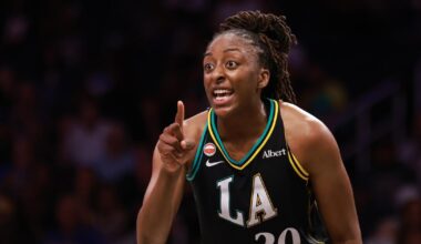 Nneka Ogwumike's double-double lifts Sparks to victory over Sky