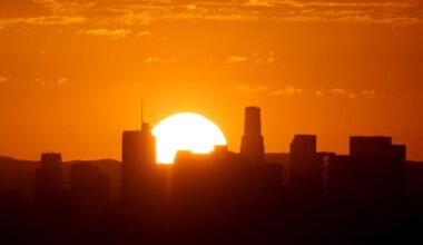 Contributor: Air conditioning alone won't save us from killer heat